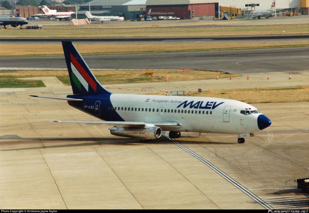 ha-lec-malv-hungarian-airlines-boeing-737-2t5a_planespottersnet_390133