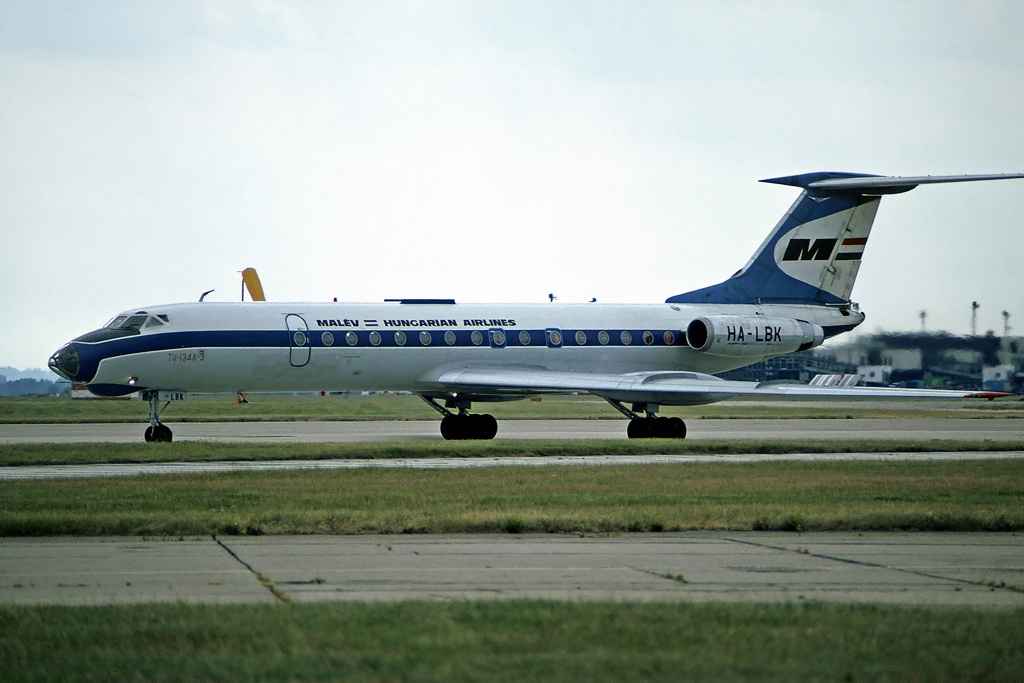 tupolev_tu-134a-3_malev_-_hungarian_airlines_an1928982