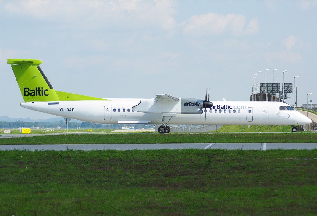 05-09-10_muc_air_baltic_dash8-q400_yl-bae_4960630236